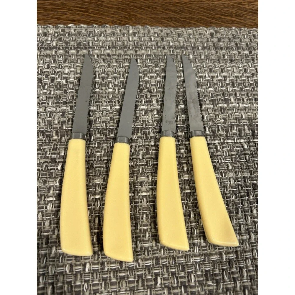 Vintage Quikut Serrated Stainless Steel Steak Knives Lot Of 4 Plastic Handles